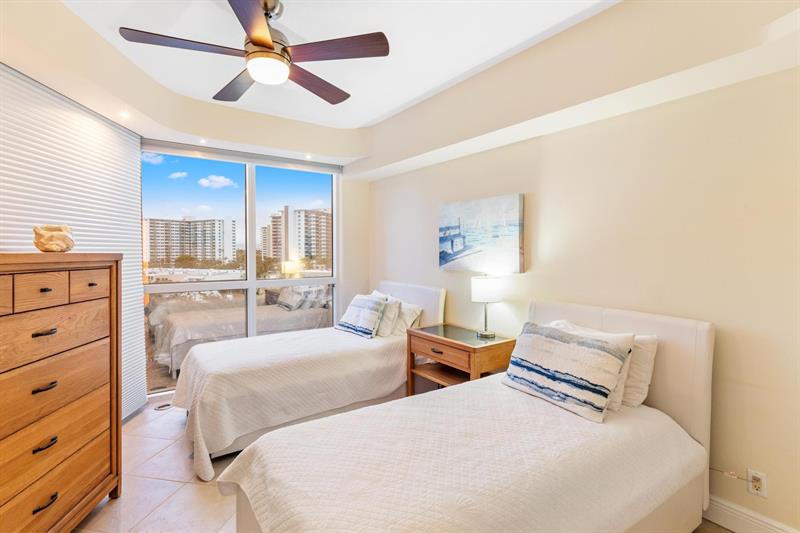 Image 8 of 26 For 3100 Ocean Blvd  604