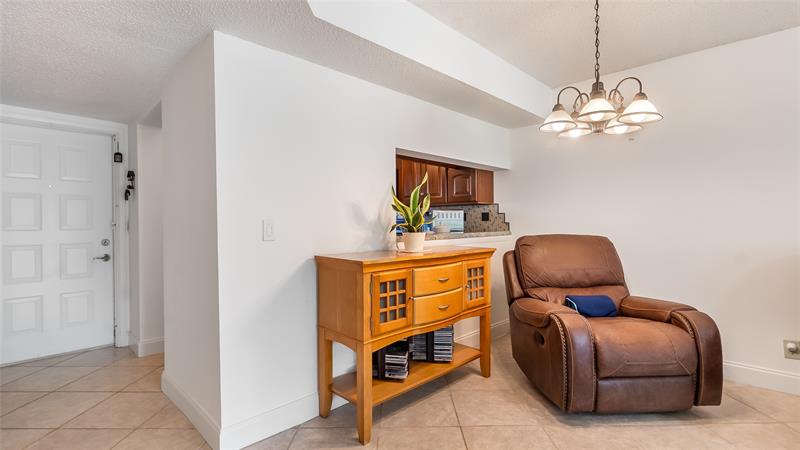 Image 17 of 69 For 409 Republic Ct  409