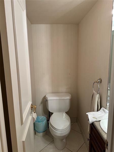 Image 17 of 42 For 4900 Ocean Blvd  616
