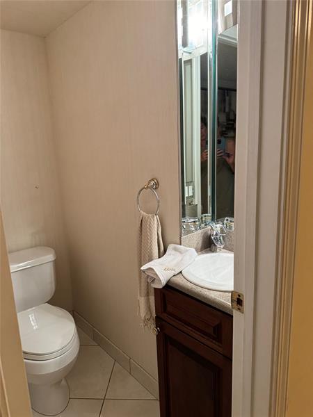 Image 19 of 42 For 4900 Ocean Blvd  616