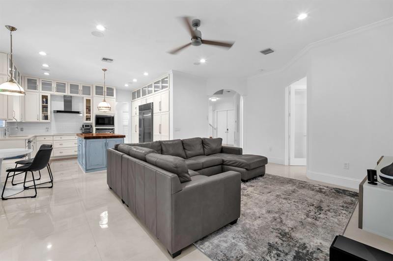 Image 11 of 50 For 21062 Bella Vista Cir