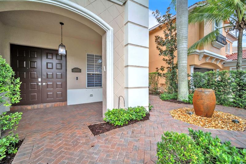 Image 3 of 50 For 21062 Bella Vista Cir