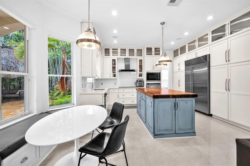 Image 4 of 50 For 21062 Bella Vista Cir