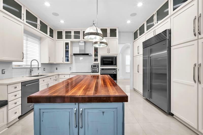 Image 5 of 50 For 21062 Bella Vista Cir