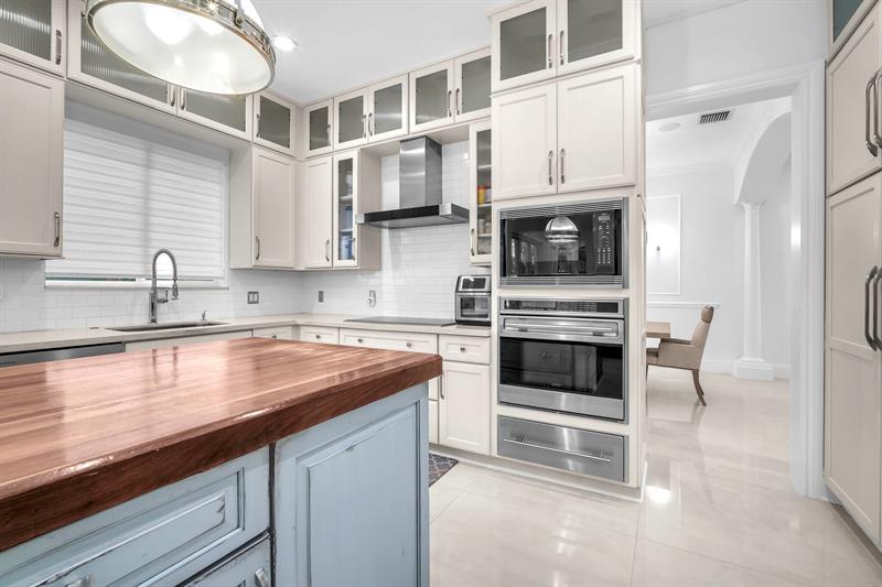 Image 7 of 50 For 21062 Bella Vista Cir