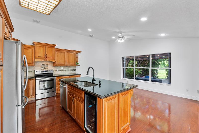 Image 12 of 50 For 5524 55th Dr