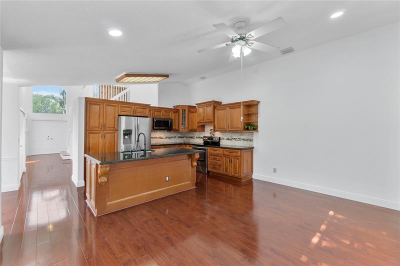 Image 14 of 50 For 5524 55th Dr