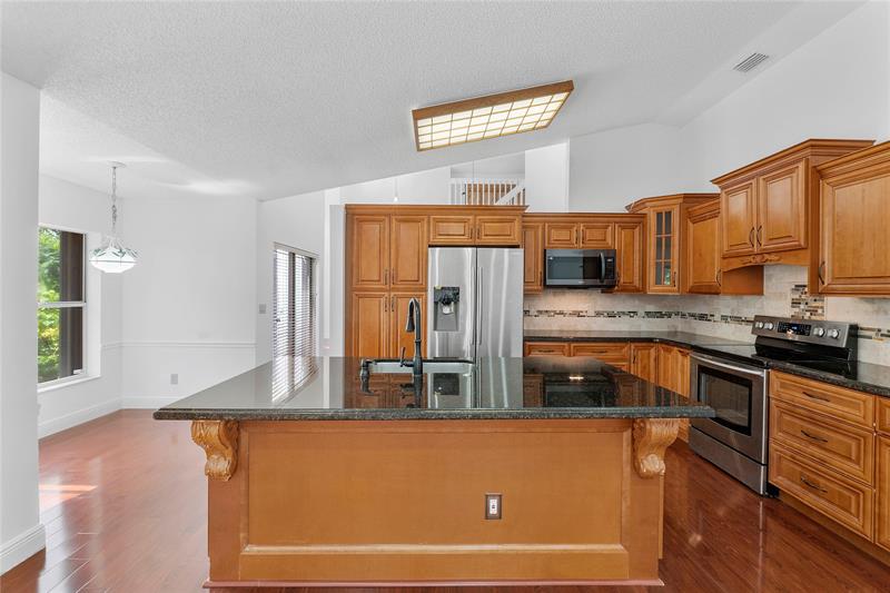 Image 15 of 50 For 5524 55th Dr