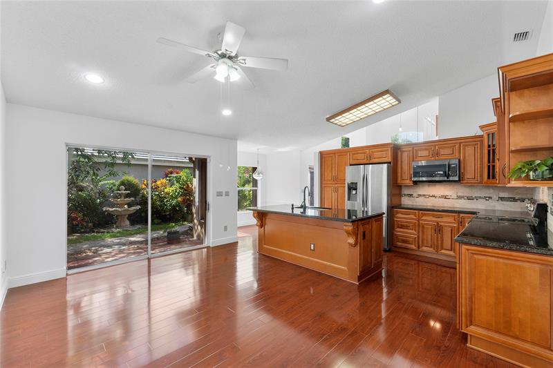Image 16 of 50 For 5524 55th Dr