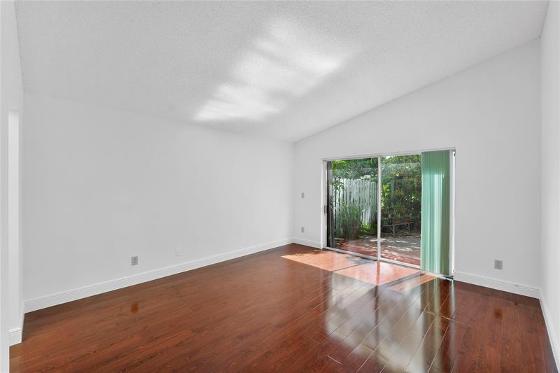 Image 18 of 50 For 5524 55th Dr