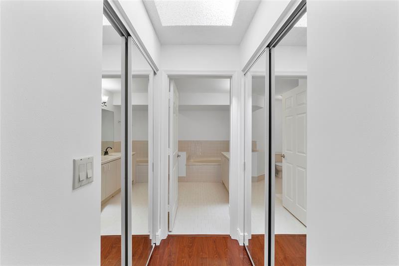 Image 20 of 50 For 5524 55th Dr