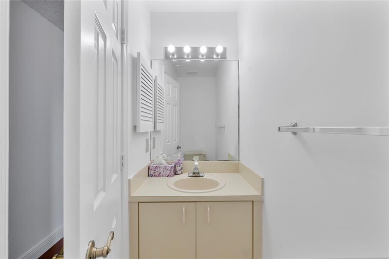 Image 25 of 50 For 5524 55th Dr
