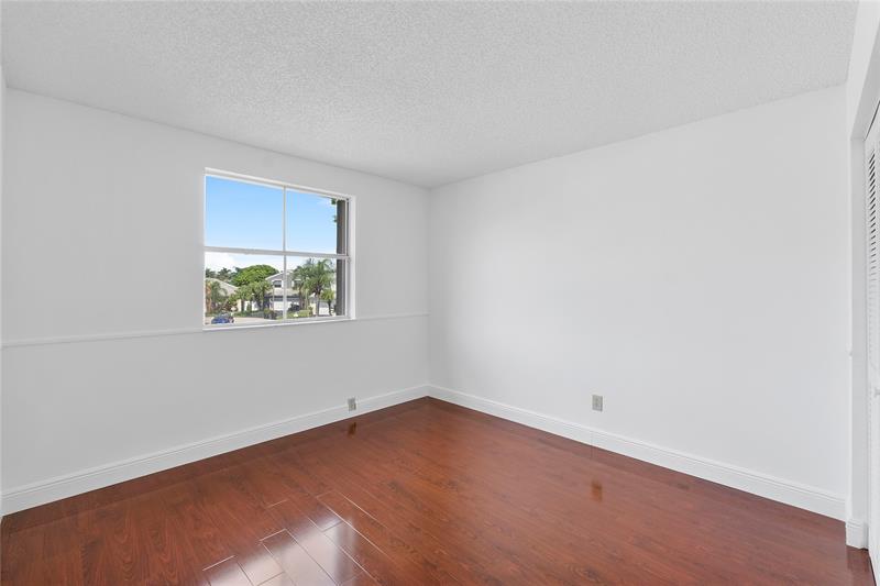 Image 30 of 50 For 5524 55th Dr