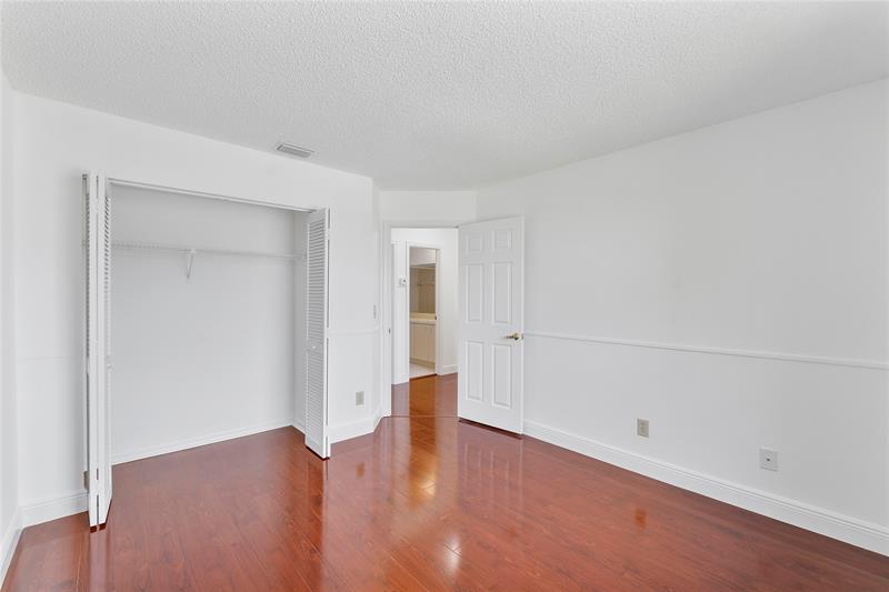 Image 31 of 50 For 5524 55th Dr
