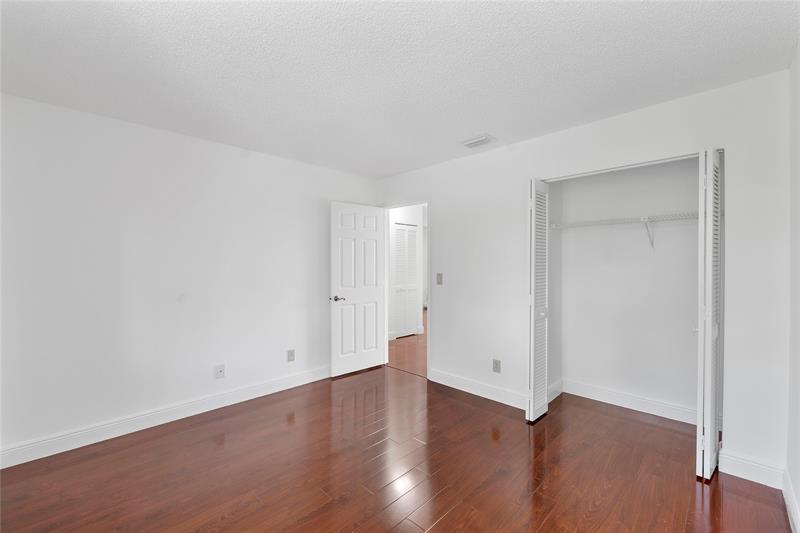 Image 33 of 50 For 5524 55th Dr