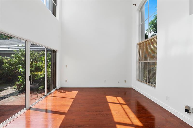 Image 6 of 50 For 5524 55th Dr