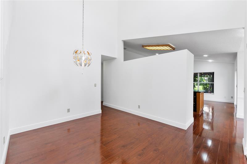 Image 9 of 50 For 5524 55th Dr