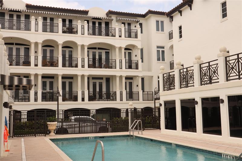 Image 3 of 32 For 4318 El Mar Dr