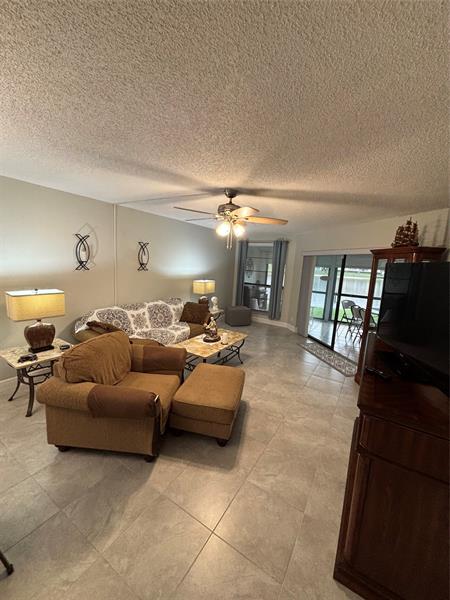 Image 22 of 36 For 7213 Fairfax Dr  107