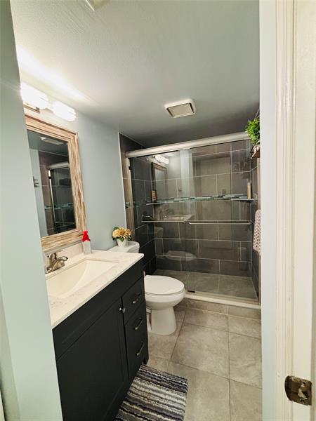 Image 24 of 36 For 7213 Fairfax Dr  107