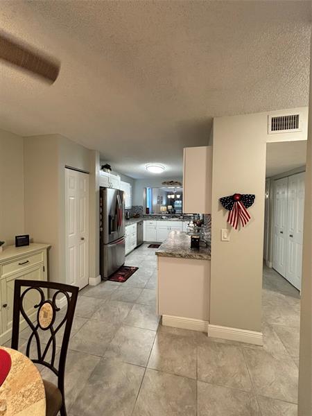 Image 26 of 36 For 7213 Fairfax Dr  107