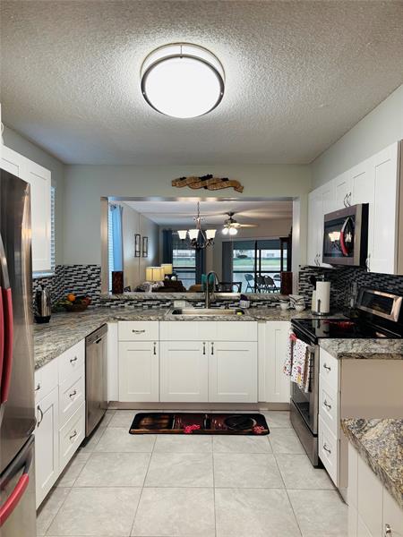 Image 3 of 36 For 7213 Fairfax Dr  107