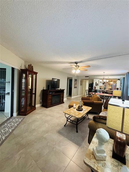 Image 32 of 36 For 7213 Fairfax Dr  107