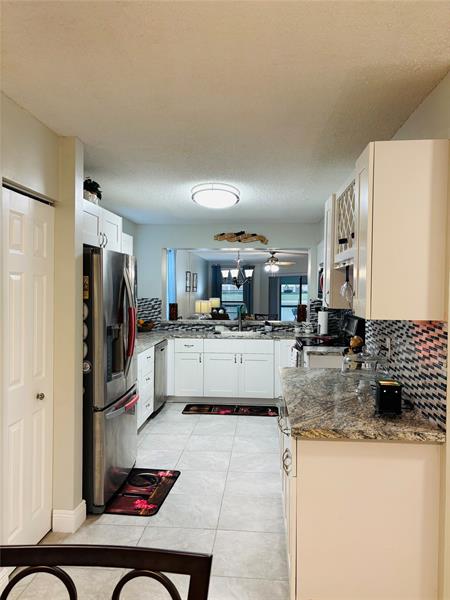 Image 8 of 36 For 7213 Fairfax Dr  107