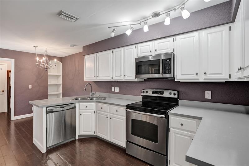 Image 10 of 67 For 11652 19th Dr  11652