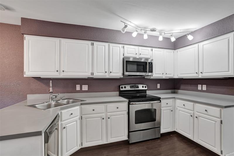 Image 13 of 67 For 11652 19th Dr  11652