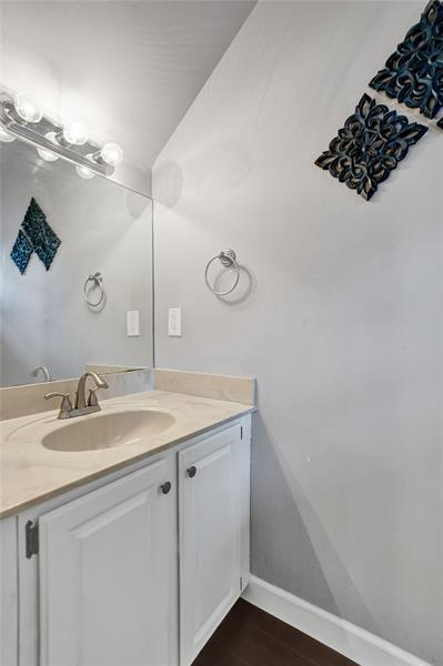 Image 18 of 67 For 11652 19th Dr  11652
