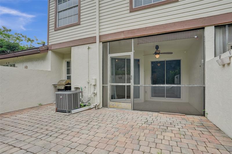 Image 22 of 67 For 11652 19th Dr  11652