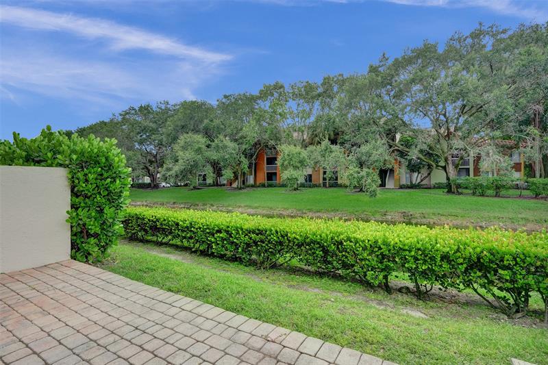 Image 26 of 67 For 11652 19th Dr  11652
