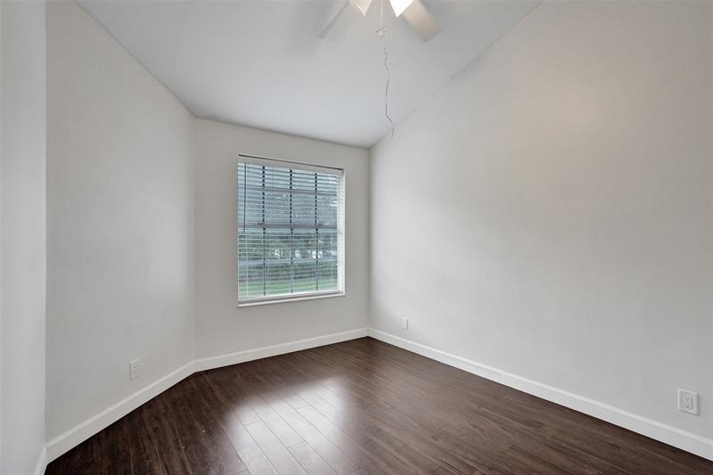 Image 39 of 67 For 11652 19th Dr  11652
