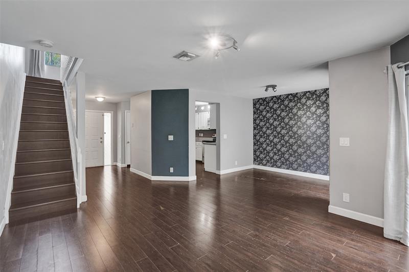 Image 4 of 67 For 11652 19th Dr  11652