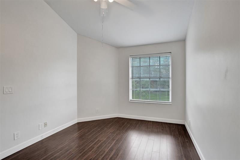 Image 42 of 67 For 11652 19th Dr  11652