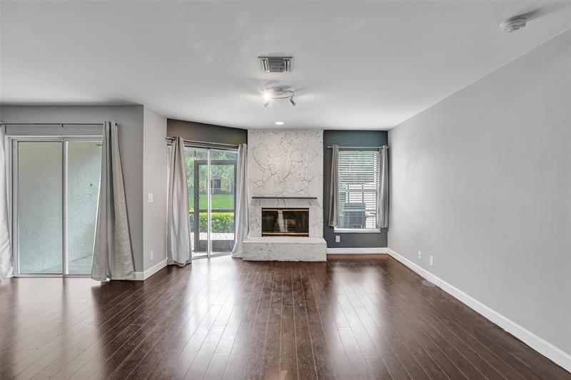 Image 7 of 67 For 11652 19th Dr  11652
