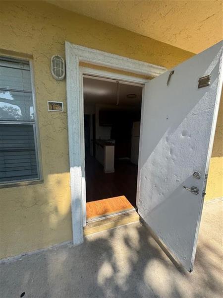 Image 10 of 14 For 5192 6th Ave  805