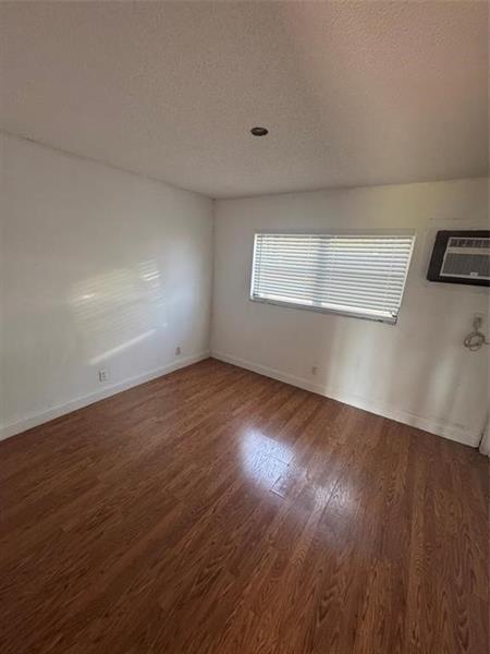 Image 5 of 14 For 5192 6th Ave  805