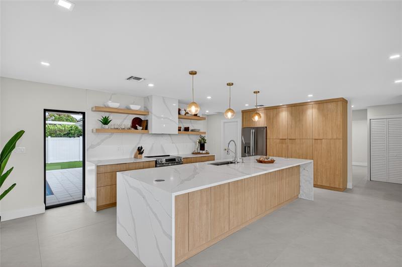 Image 18 of 81 For 2109 64th St