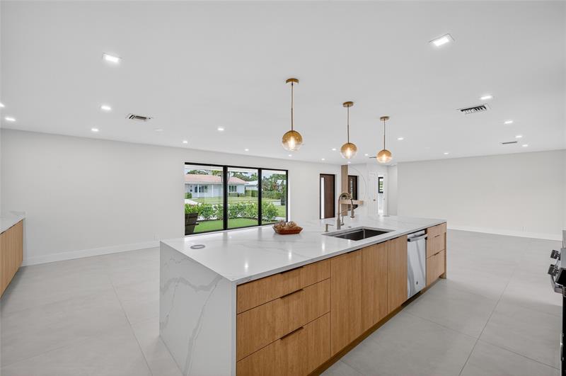Image 23 of 81 For 2109 64th St