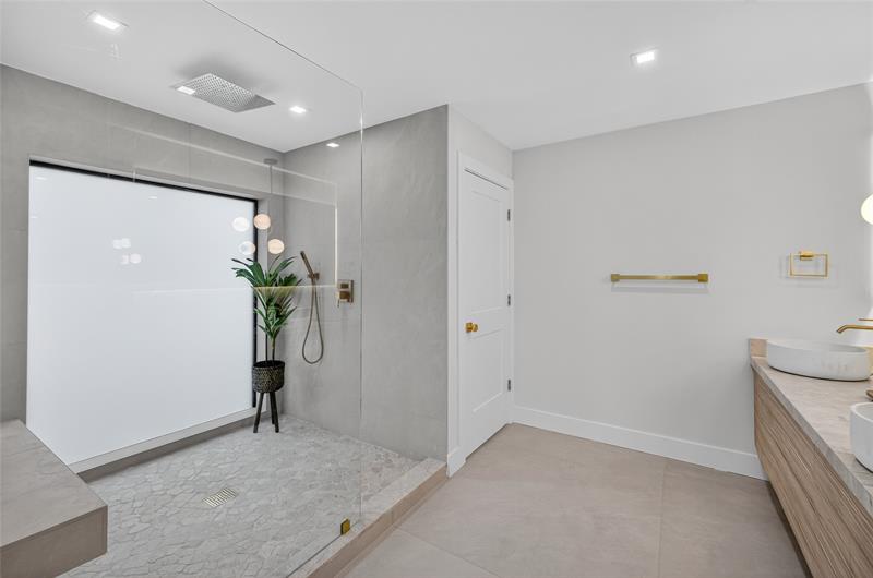 Image 31 of 81 For 2109 64th St