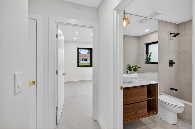 Image 42 of 81 For 2109 64th St
