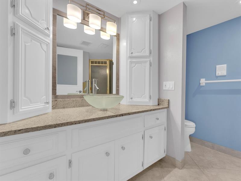 Image 15 of 35 For 3050 47th Ct  204