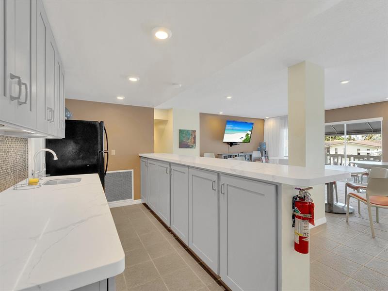 Image 29 of 35 For 3050 47th Ct  204