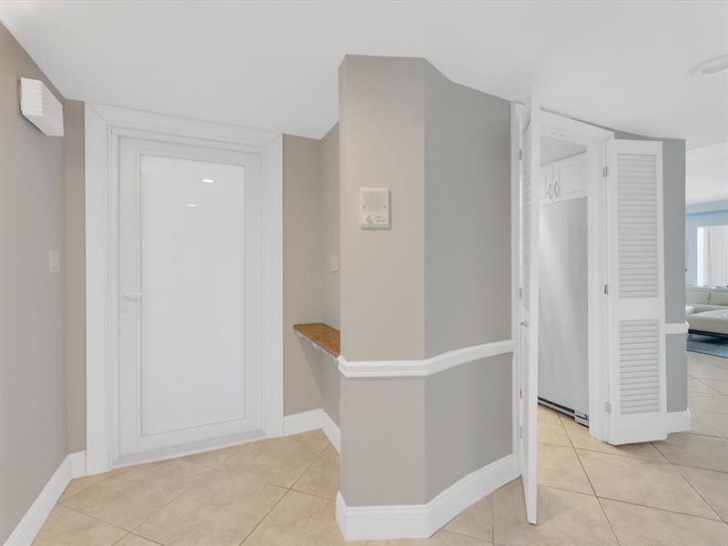 Image 6 of 35 For 3050 47th Ct  204