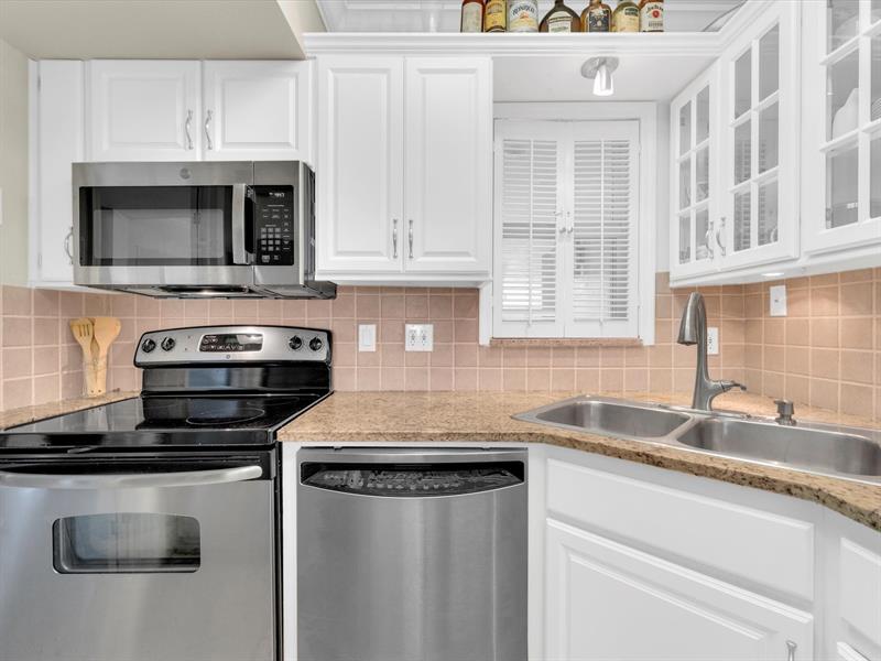 Image 8 of 35 For 3050 47th Ct  204