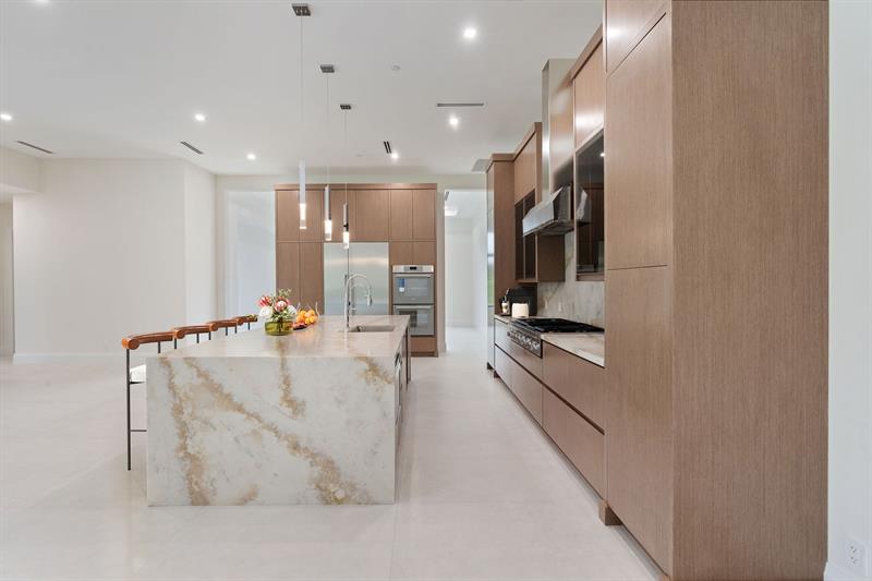 Image 12 of 36 For 1280 124 Ave