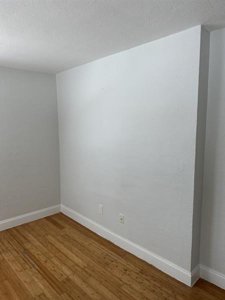 Image 6 of 6 For 7610 Byron Ave  20