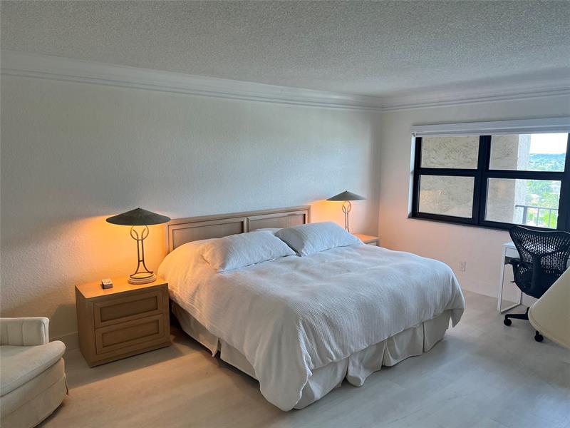 Image 20 of 28 For 4900 Ocean Blvd  1413